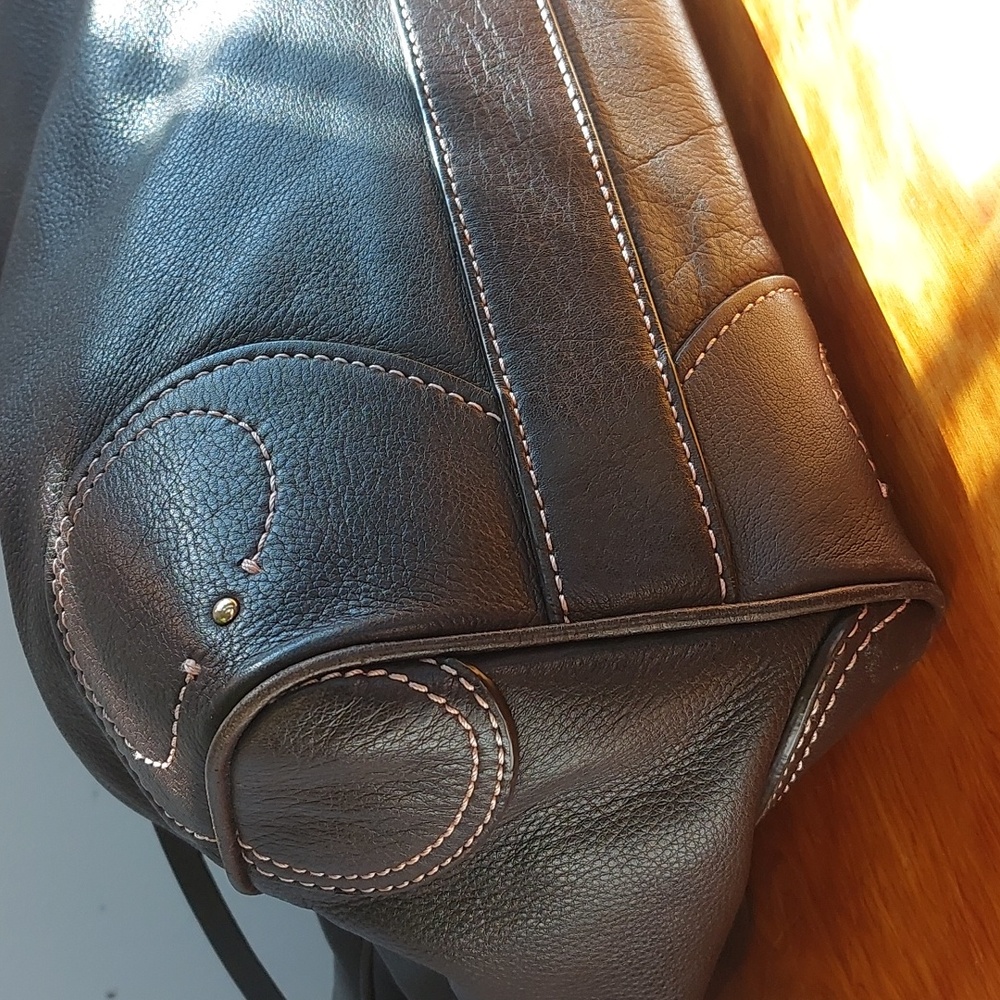 Juicy Couture lux leather tote Gen 1 ๐๐๐๐ - Picture 11 of 17